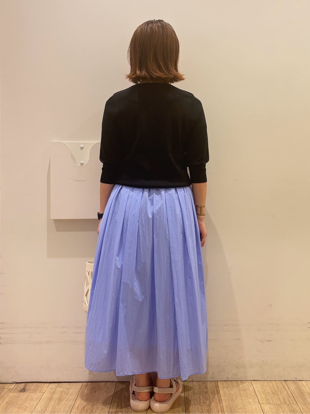 YUKOさんの「index｜フリルヘンリーネックニット【洗濯機OK／抗ピル】」を使ったコーディネート