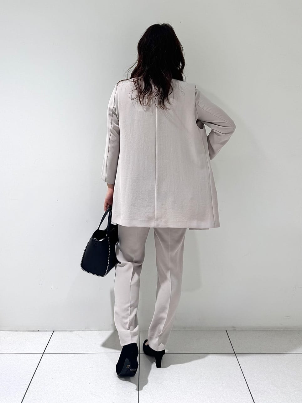 そんさんの「INDIVI｜【洗える／多機能／SETUP可】着る日傘ジレジャケット」を使ったコーディネート