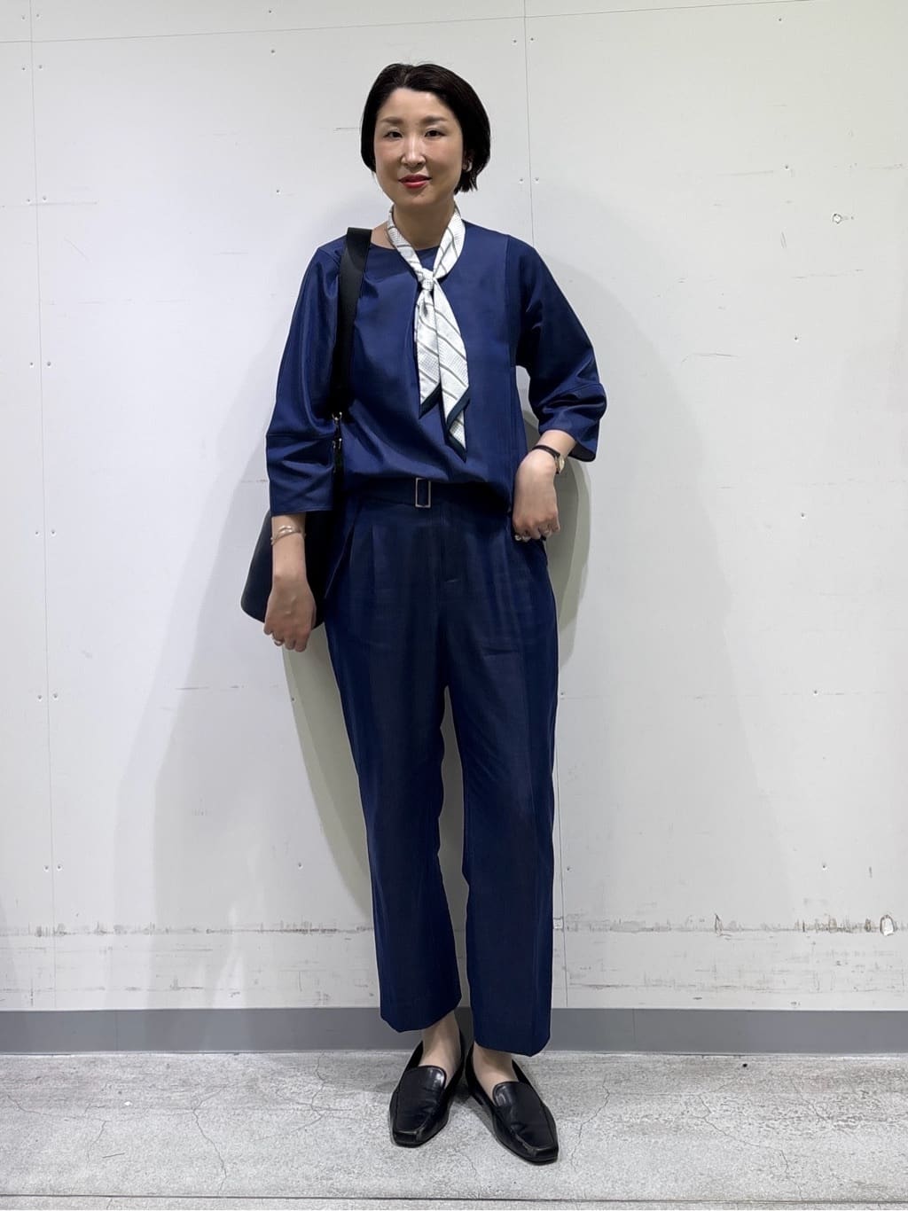 yuriさんの「INDIVI｜【洗える／UVケア／SETUP可能】デニムライク ランタン袖ブラウス」を使ったコーディネート