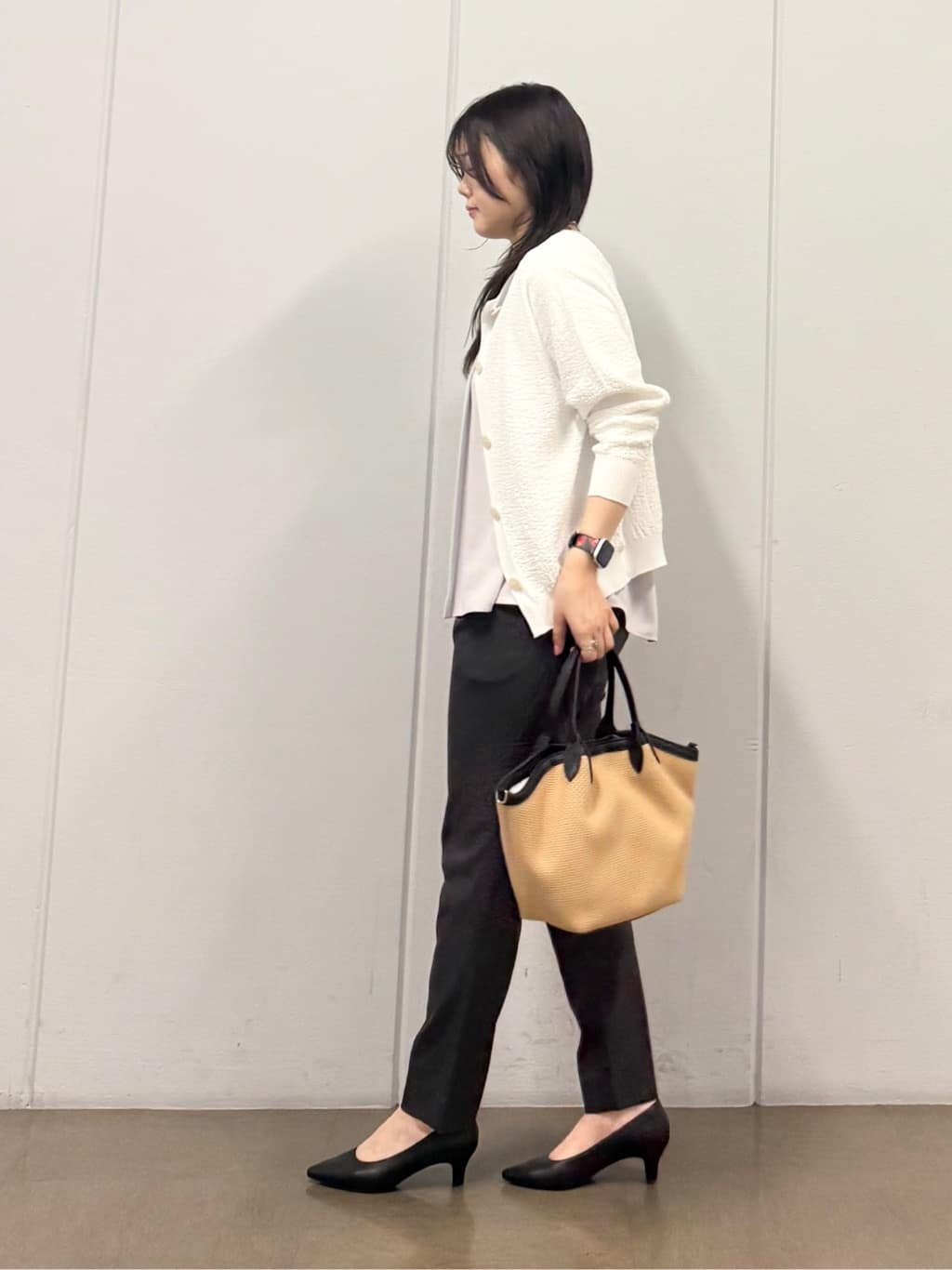 mizukiさんの「INDIVI｜【前後2WAY／洗える】凹凸編地カーディガンニット」を使ったコーディネート