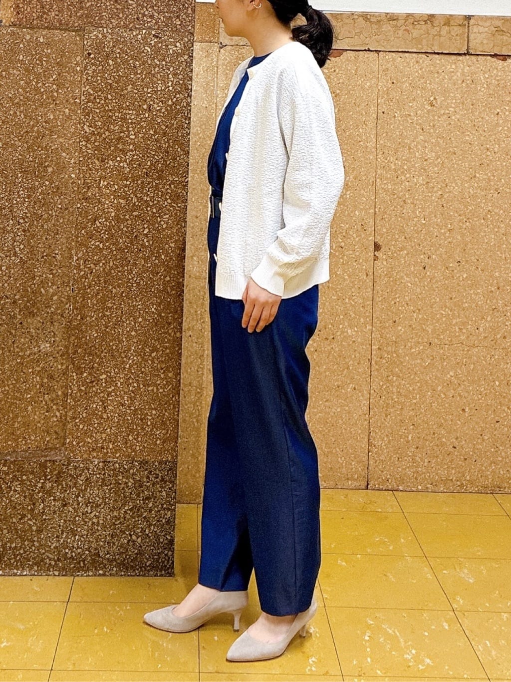 hattoriさんの「INDIVI｜【洗える／UVケア／SETUP可能】デニムライク ランタン袖ブラウス」を使ったコーディネート