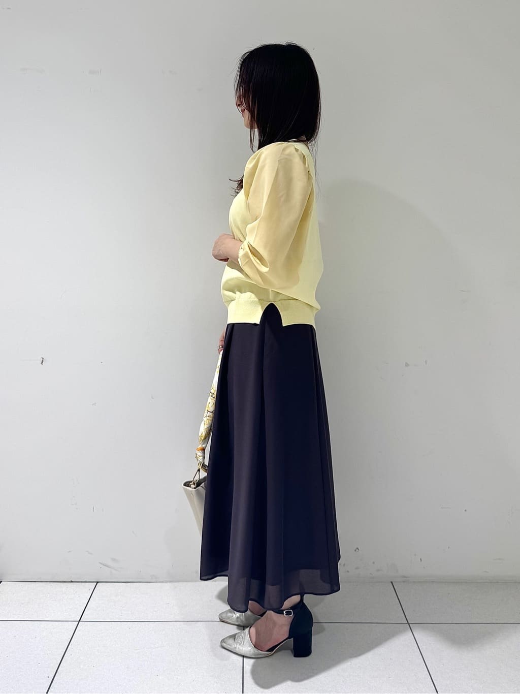 そんさんの「INDIVI｜【接触冷感／洗える／SETUP可能】シアーシャンブレータックフレアスカート」を使ったコーディネート