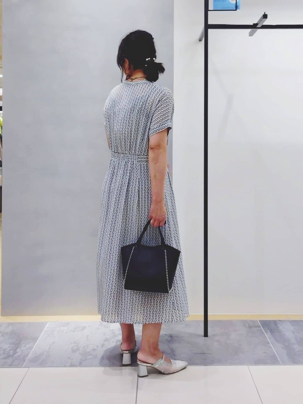 TOMOMIさんの「INDIVI｜【接触冷感／透湿／着る日傘】ドルマンダブルジャケット」を使ったコーディネート