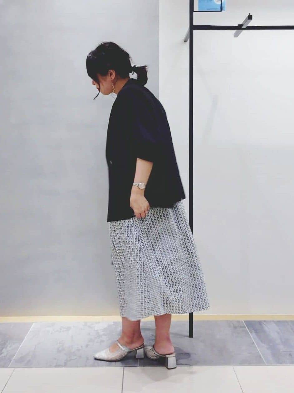 TOMOMIさんの「INDIVI｜【接触冷感／透湿／着る日傘】ドルマンダブルジャケット」を使ったコーディネート