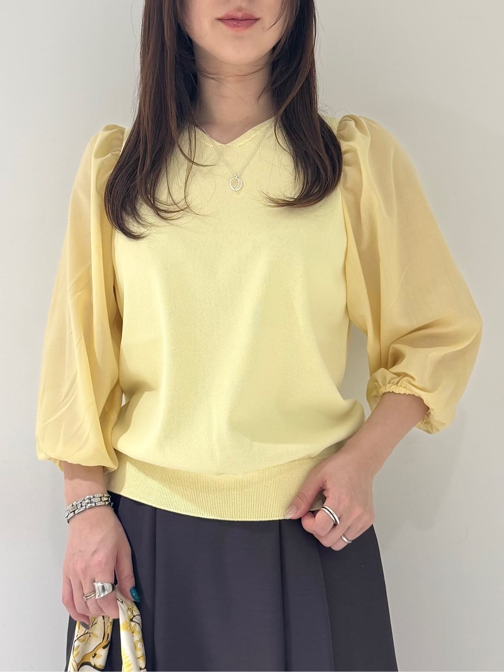 そんさんの「INDIVI｜【接触冷感／洗える／SETUP可能】シアーシャンブレータックフレアスカート」を使ったコーディネート
