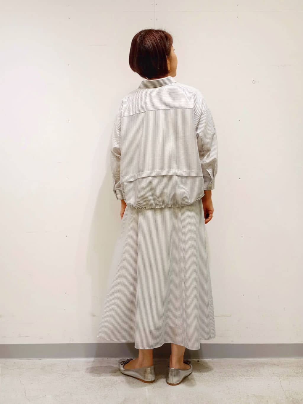 Kさんの「INDIVI｜【接触冷感／洗える／2WAY】ドロスト付 シアーシャンブレーシャツ」を使ったコーディネート