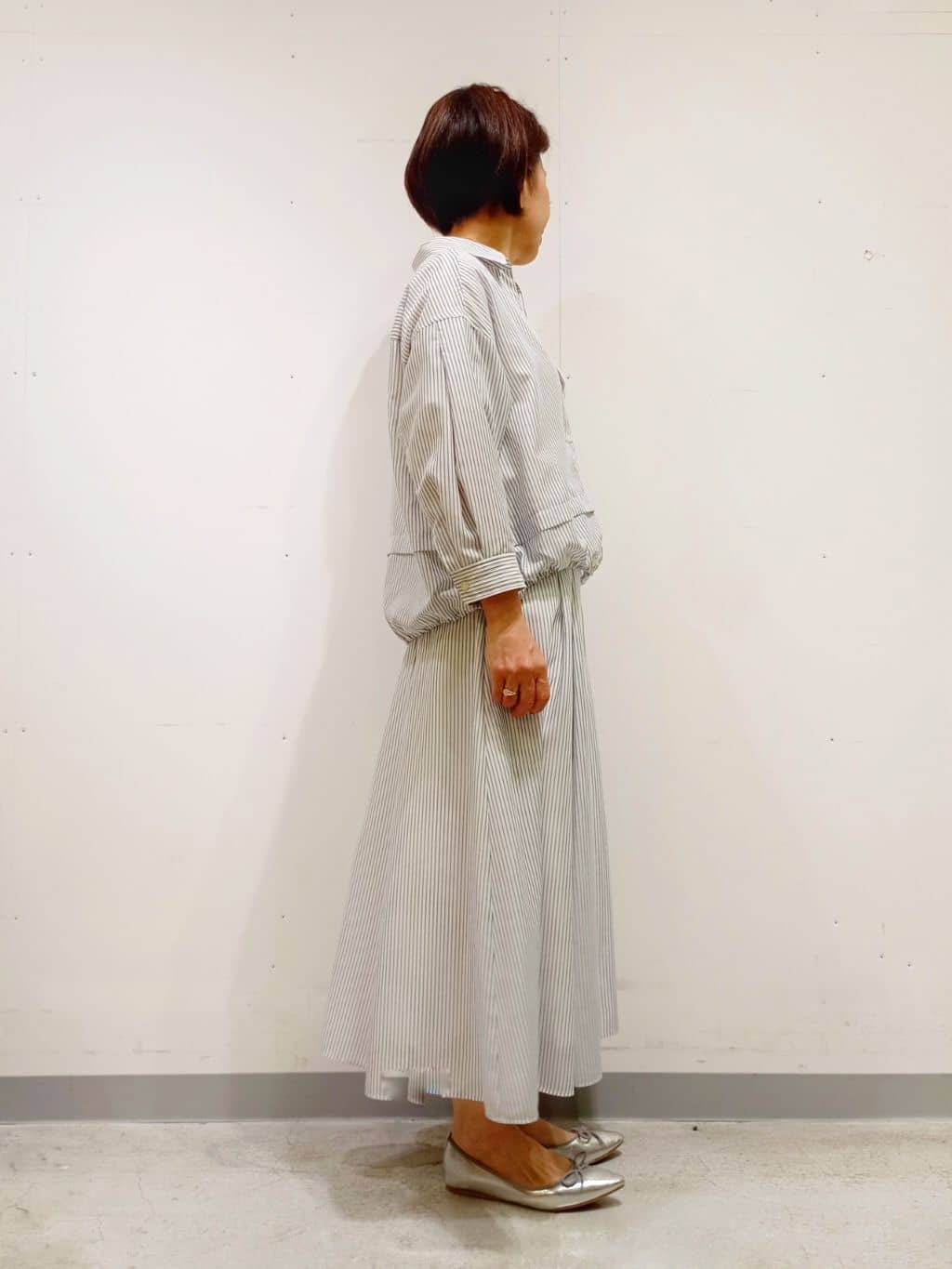 Kさんの「INDIVI｜【接触冷感／洗える／2WAY】ドロスト付 シアーシャンブレーシャツ」を使ったコーディネート
