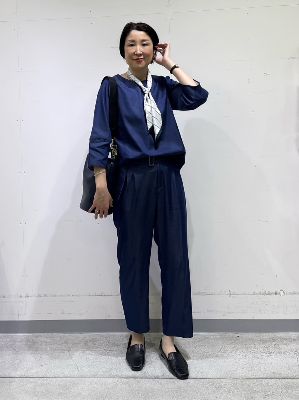 yuriさんの「INDIVI｜【洗える／UVケア／SETUP可能】デニムライク ランタン袖ブラウス」を使ったコーディネート