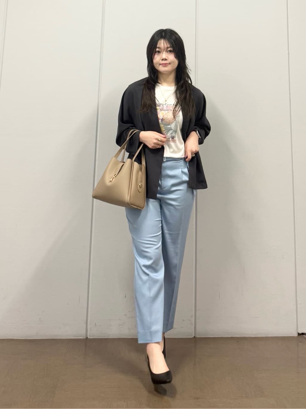 mizukiさんの「INDIVI｜【さらに軽く軽快！／着る日傘】ドルマンダブルジャケット」を使ったコーディネート