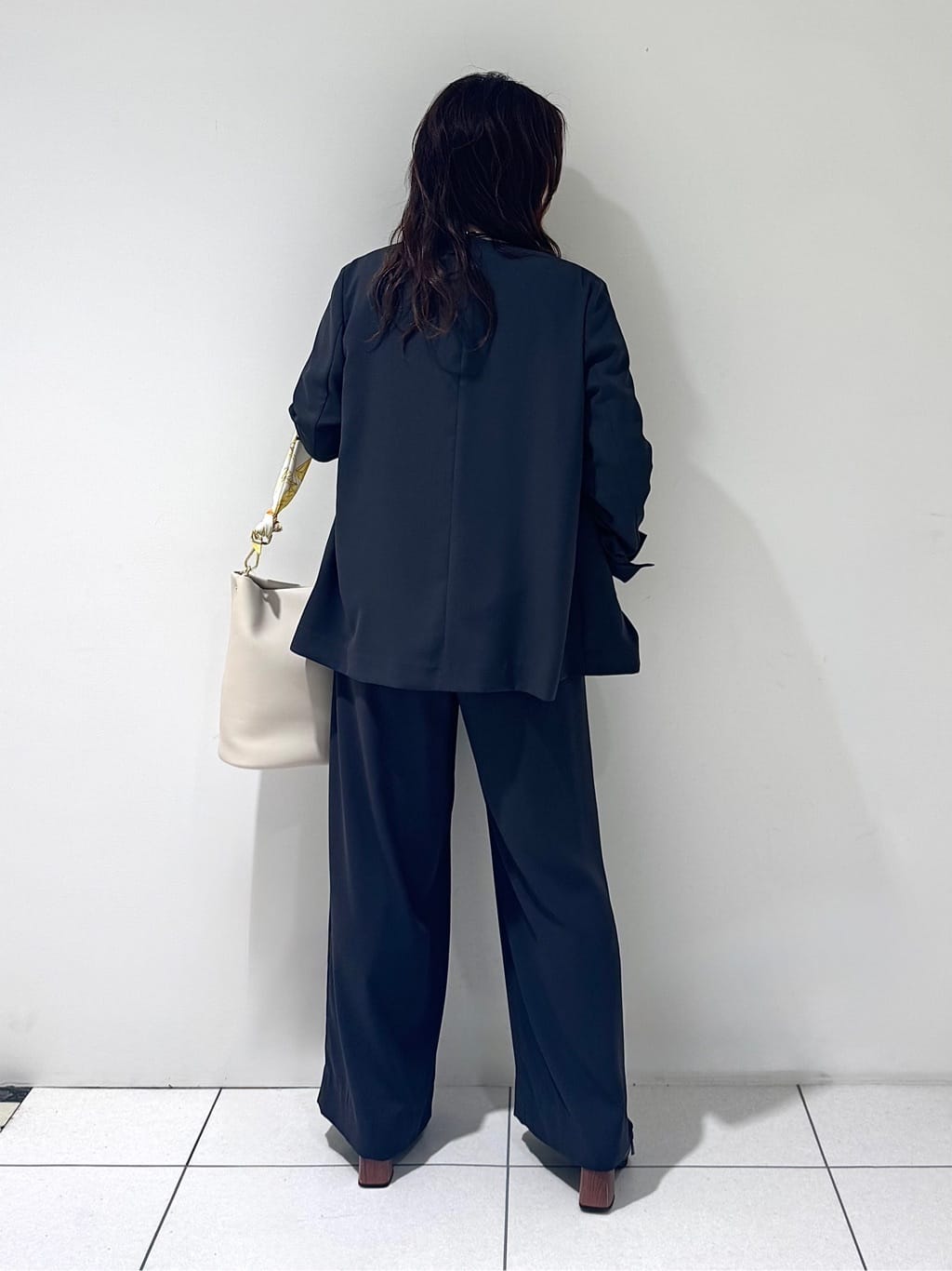 そんさんの「INDIVI｜【さらに軽く軽快！／着る日傘】ノーカラージャケット」を使ったコーディネート