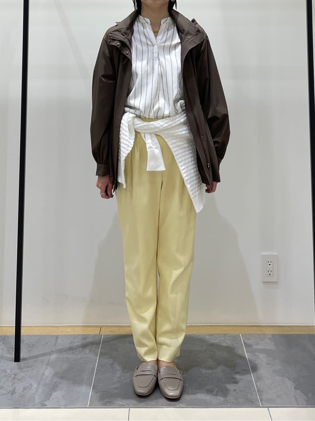shihoさんの「INDIVI｜【撥水／フード取外し可】凹凸素材ブルゾン」を使ったコーディネート