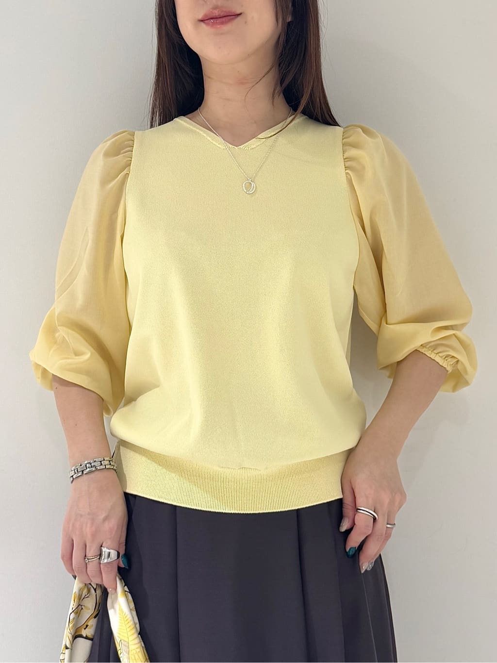 そんさんの「INDIVI｜【接触冷感／洗える／SETUP可能】シアーシャンブレータックフレアスカート」を使ったコーディネート