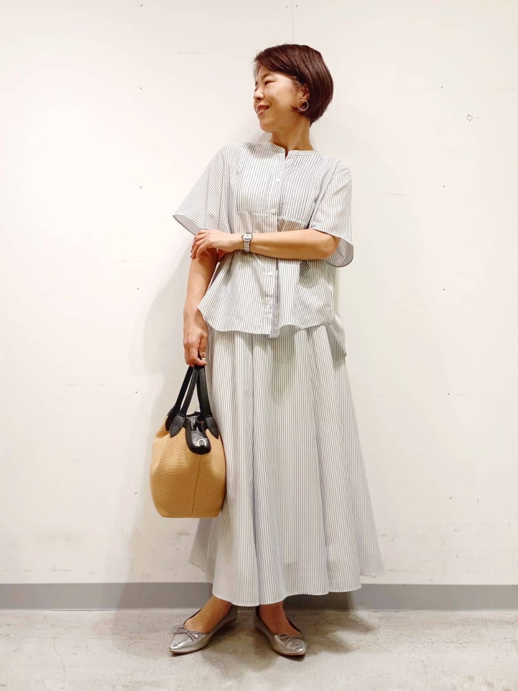 Kさんの「INDIVI｜【接触冷感／洗える／2WAY】ドロスト付 シアーシャンブレーシャツ」を使ったコーディネート