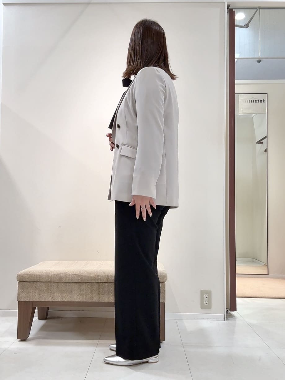 YUIさんの「UNTITLED｜【新色追加/セットアップ可】エアリー ダブルブレストジャケット」を使ったコーディネート
