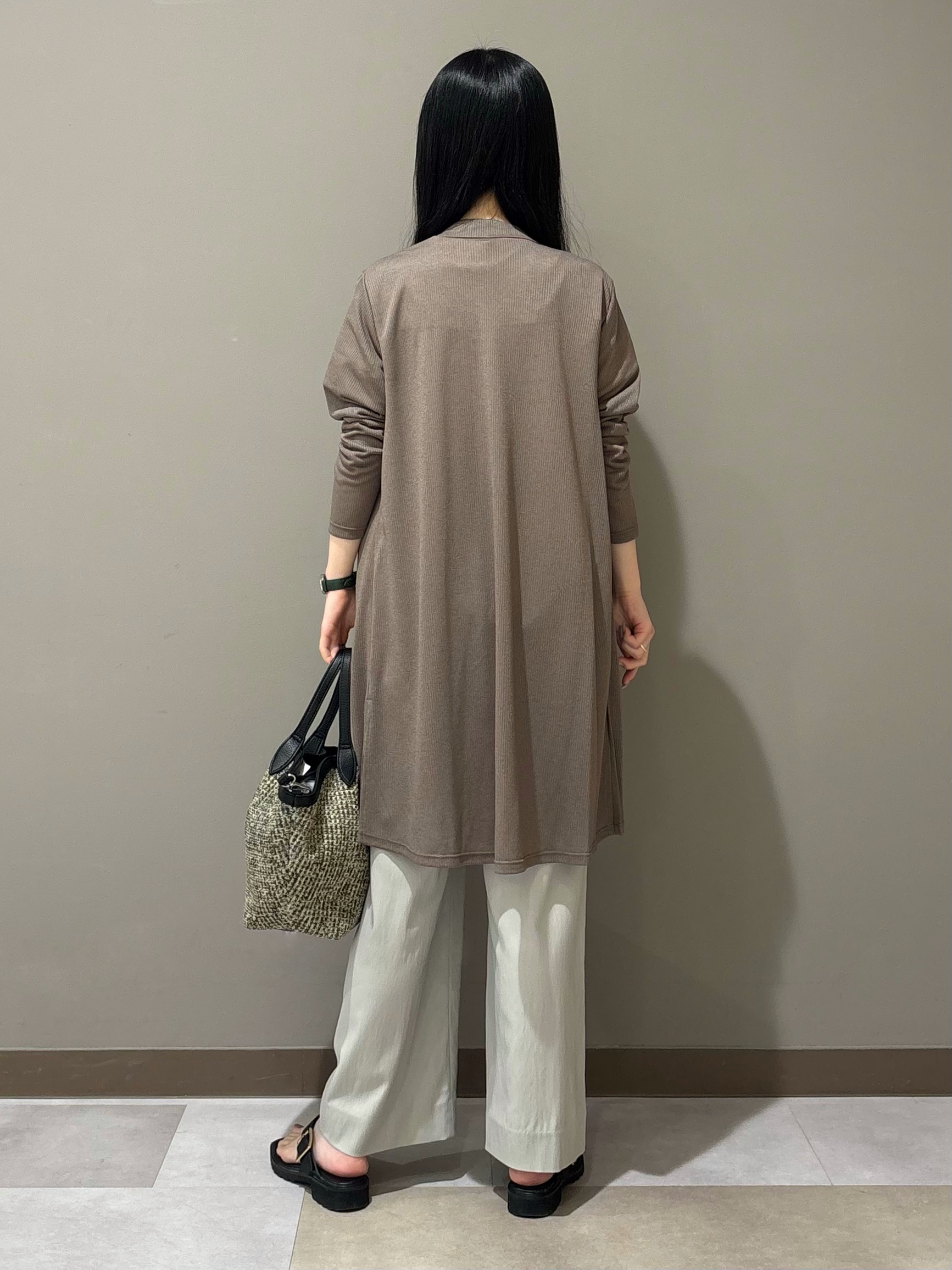 KEIKOさんの「INDIVI｜【洗える／アンサンブル可能】シアースストライプカーディガン」を使ったコーディネート