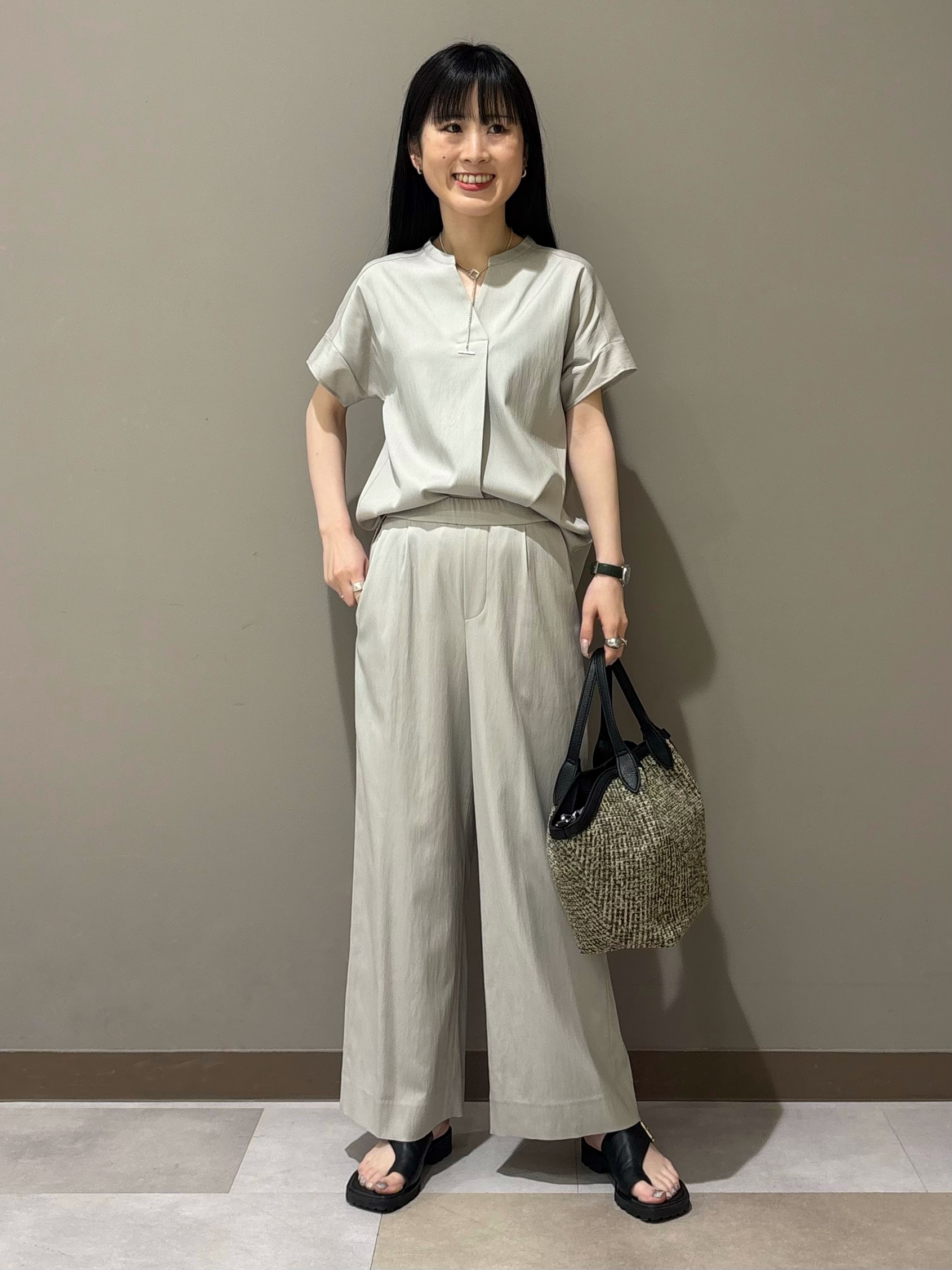 KEIKOさんの「INDIVI｜【洗える／アンサンブル可能】シアースストライプカーディガン」を使ったコーディネート