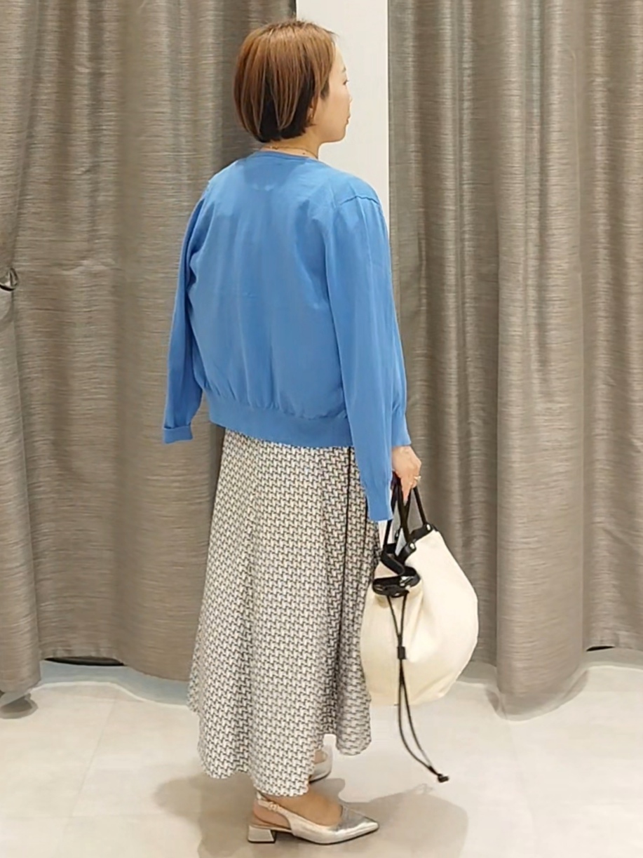 s u g iさんの「UNTITLED｜【9色展開/アンサンブル可】コットンクルーネックカーディガン」を使ったコーディネート