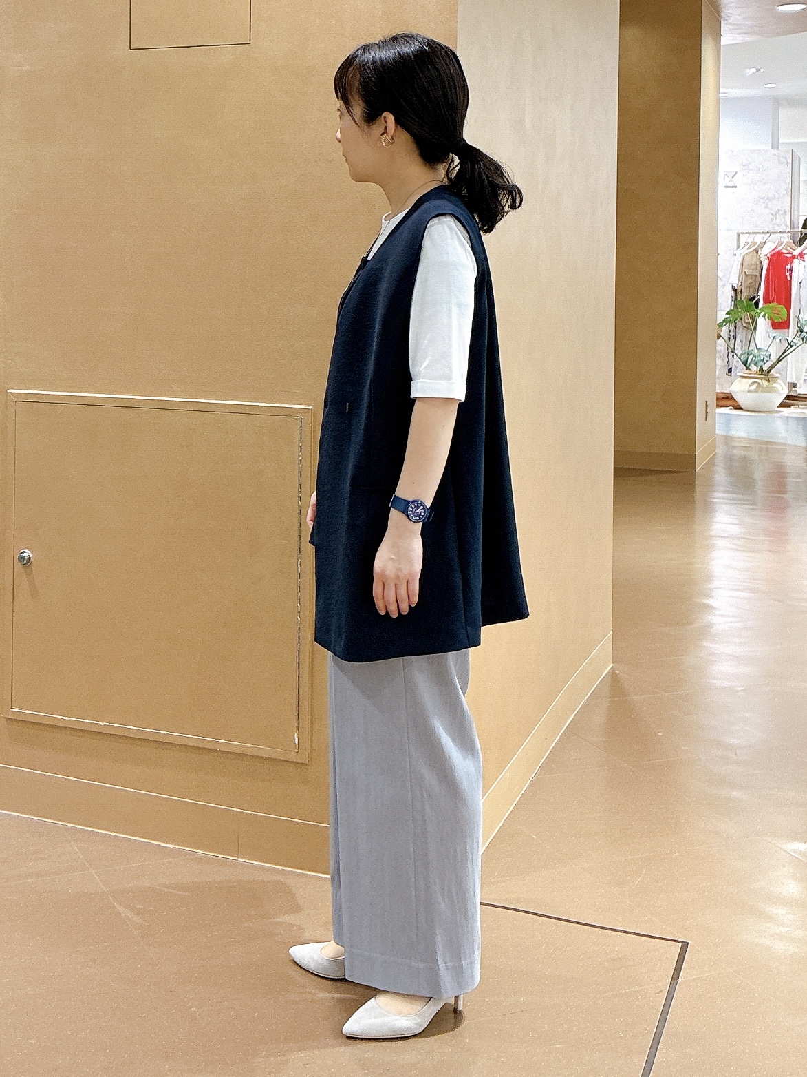 hattoriさんの「INDIVI｜【褒められパンツ／洗える／ウエストゴム】ワイドタックパンツ」を使ったコーディネート
