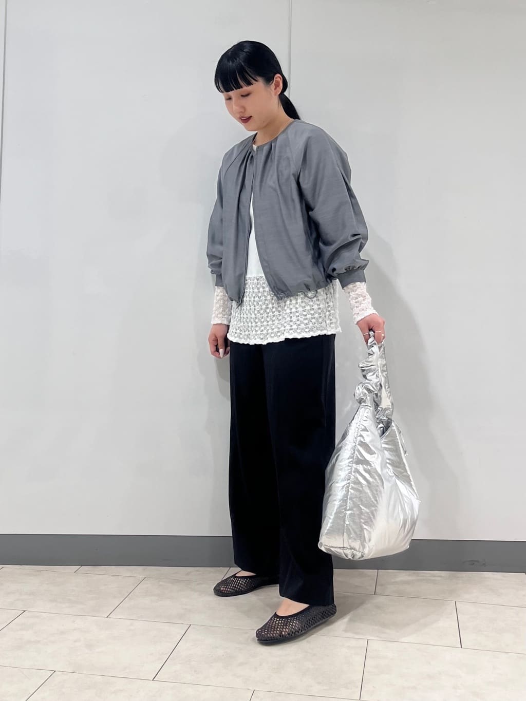 hasuさんの「INDIVI｜【洗える／大人シアー】エアリー バルーンブルゾン」を使ったコーディネート