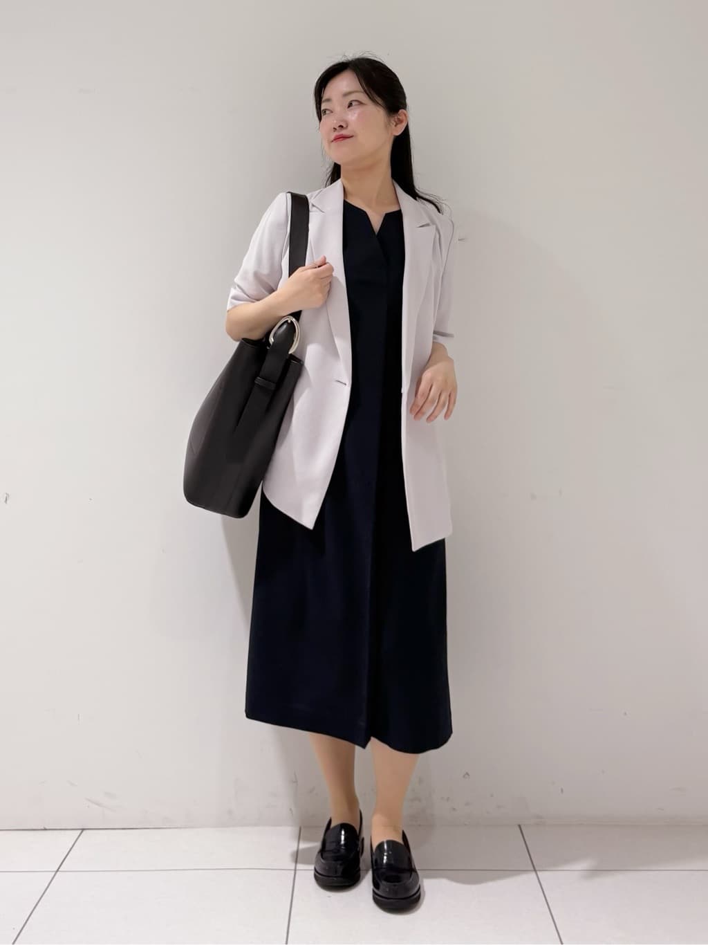 momokoさんの「INDIVI｜【洗える／UVケア／麻調】スキッパーワンピース」を使ったコーディネート
