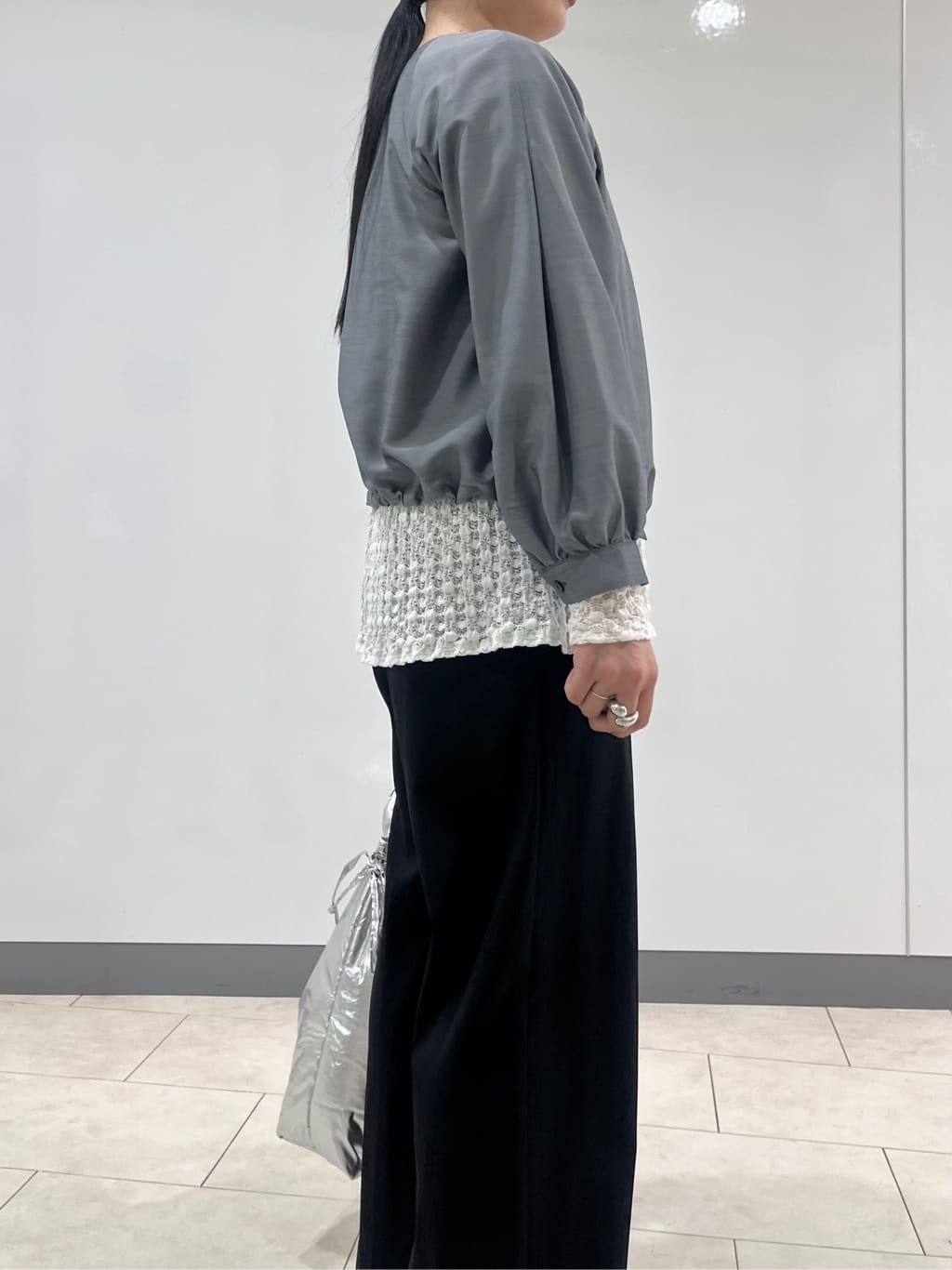 hasuさんの「INDIVI｜【洗える／大人シアー】エアリー バルーンブルゾン」を使ったコーディネート