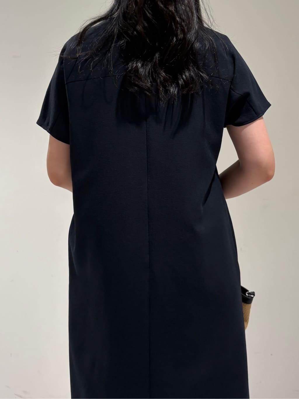 momokoさんの「INDIVI｜【洗える／UVケア／麻調】スキッパーワンピース」を使ったコーディネート