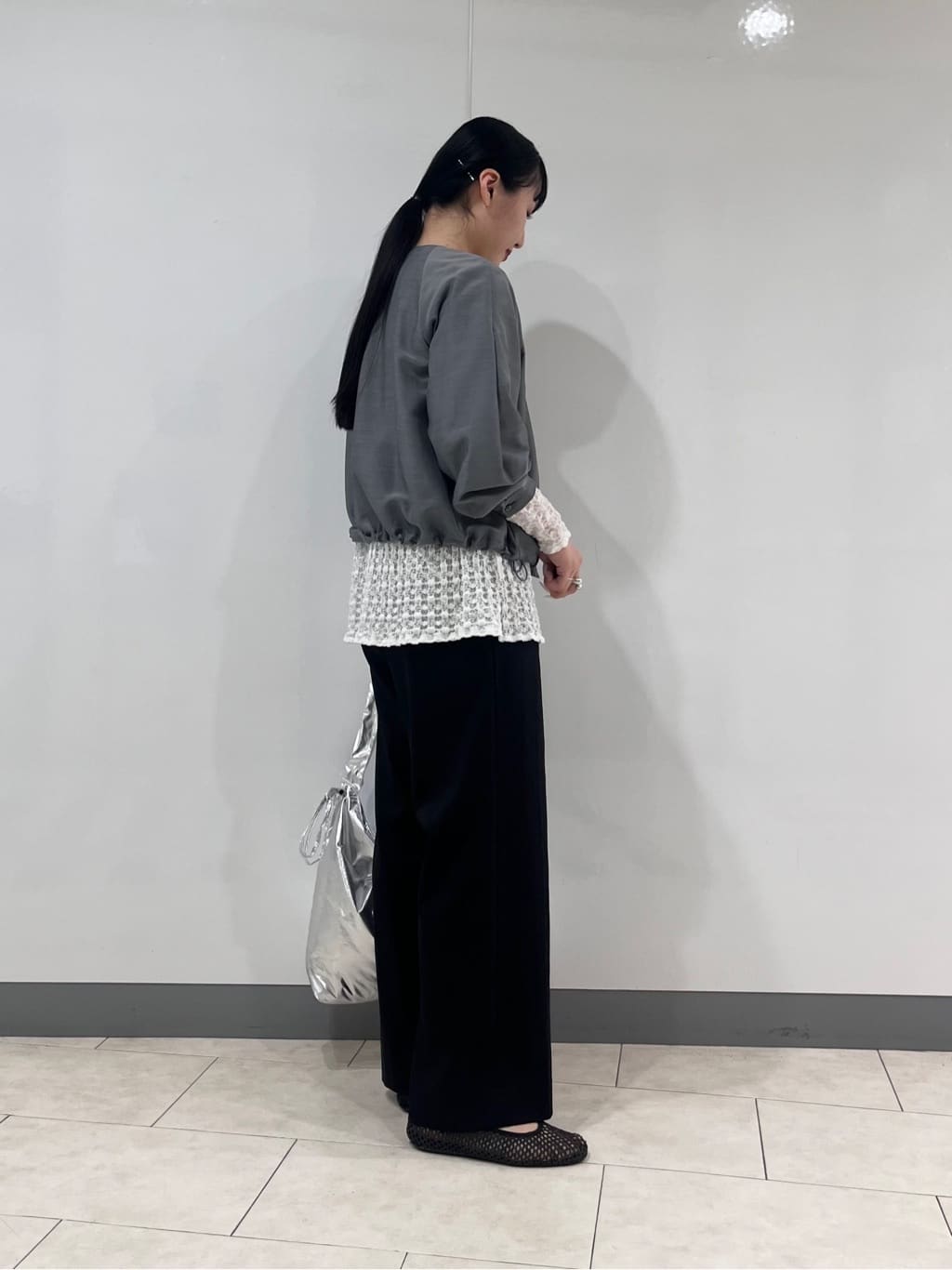 hasuさんの「INDIVI｜【洗える／大人シアー】エアリー バルーンブルゾン」を使ったコーディネート