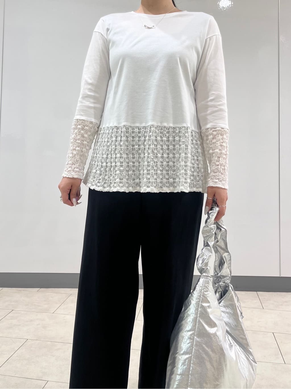 hasuさんの「INDIVI｜【洗える／大人シアー】エアリー バルーンブルゾン」を使ったコーディネート