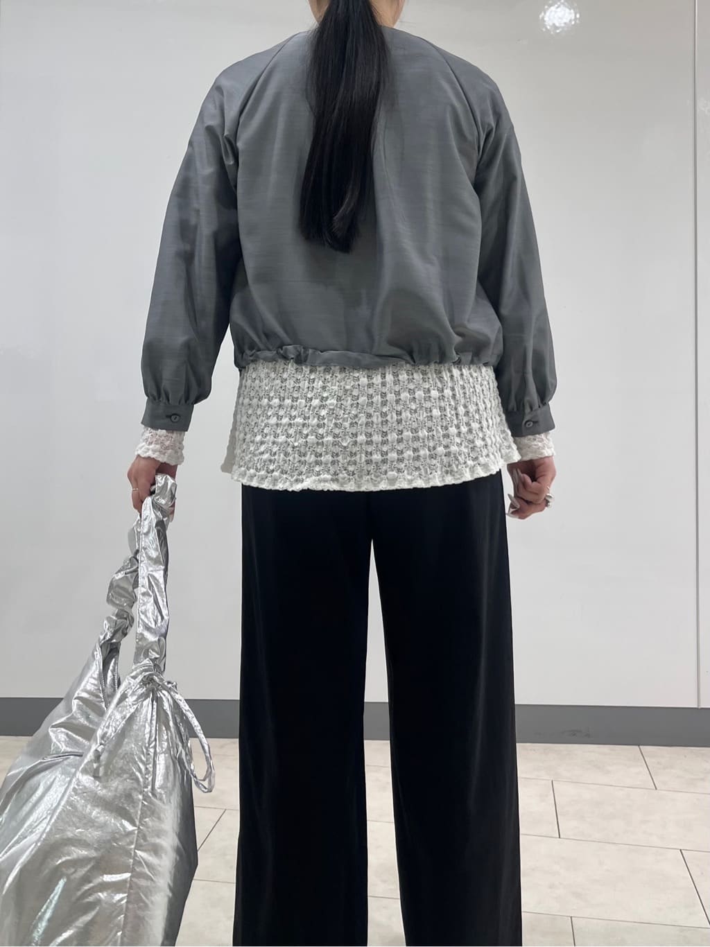 hasuさんの「INDIVI｜【洗える／大人シアー】エアリー バルーンブルゾン」を使ったコーディネート