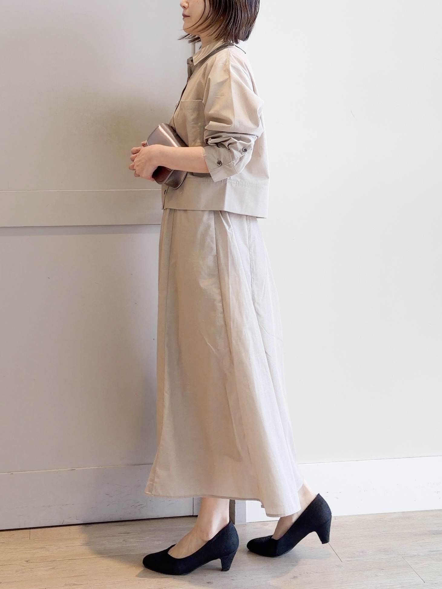 yamakoさんの「grove｜【貴島明日香さん着用／イージーケア／接触冷感】麻混クロップドシャツ」を使ったコーディネート