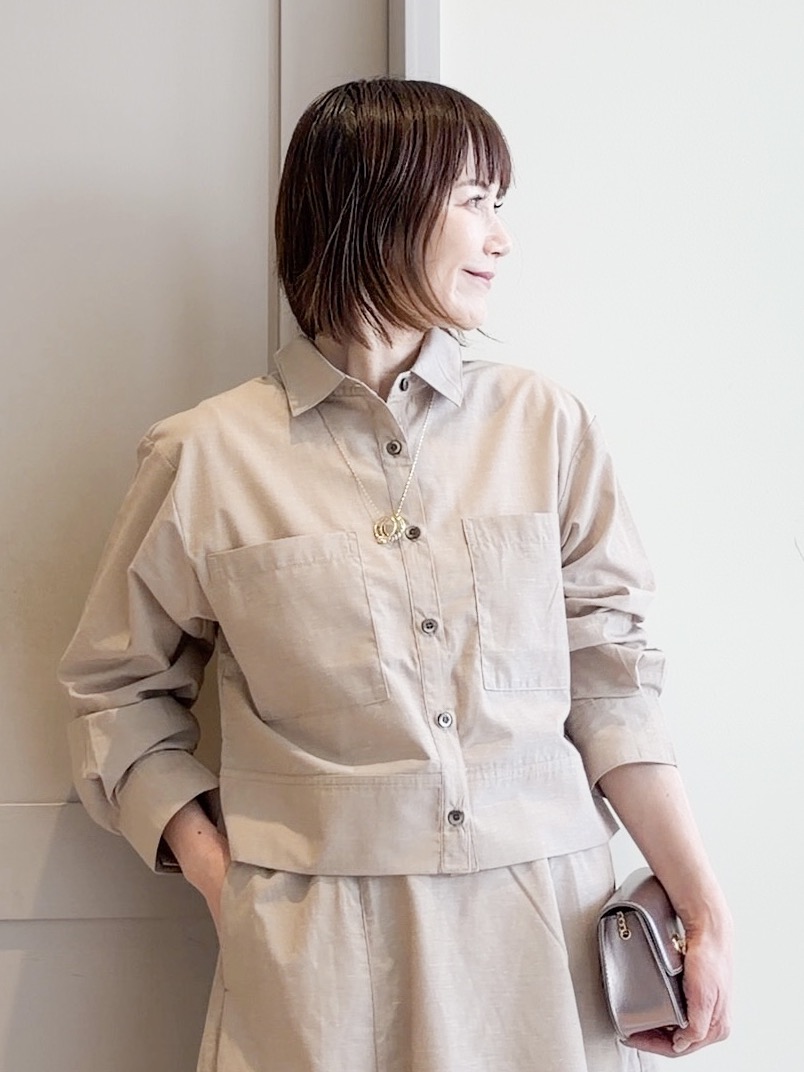 yamakoさんの「grove｜【貴島明日香さん着用／イージーケア／接触冷感】麻混クロップドシャツ」を使ったコーディネート