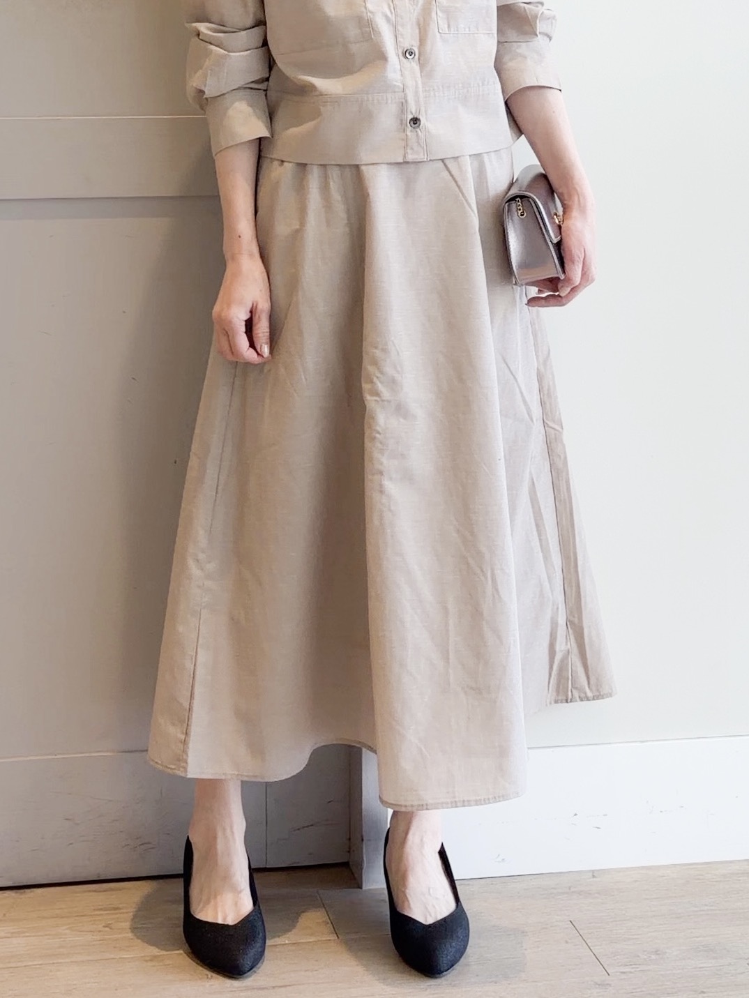 yamakoさんの「grove｜【貴島明日香さん着用／イージーケア／接触冷感】麻混クロップドシャツ」を使ったコーディネート
