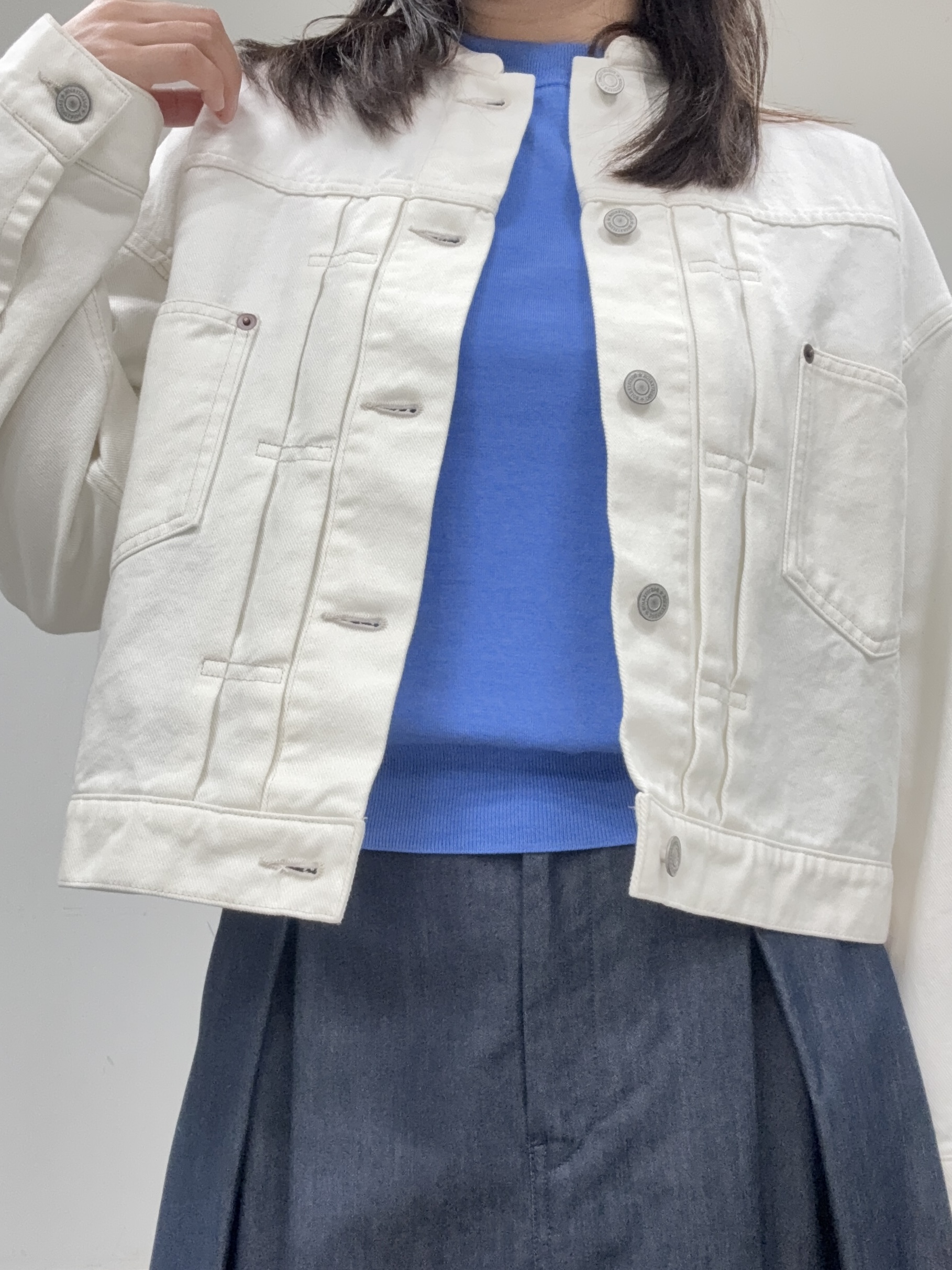BUNさんの「DRESSTERIOR｜【ウォッシャブル】バンドカラー ホワイトＧジャン」を使ったコーディネート