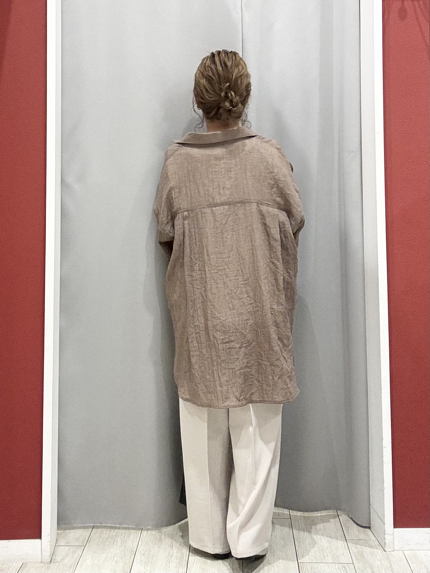 shioさんの「SHOO･LA･RUE｜【体型カバー】ふんわり質感 やわらかこなれシアーシャツ」を使ったコーディネート