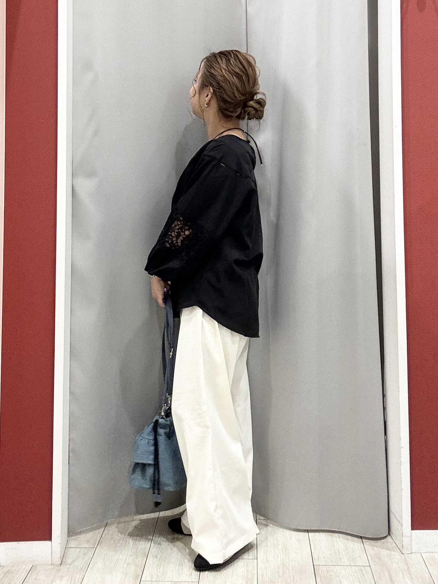 shioさんの「SHOO･LA･RUE｜【洗濯機可/7分袖】インせず着られる 透かし編み柄が上品な レース切替シャツ」を使ったコーディネート
