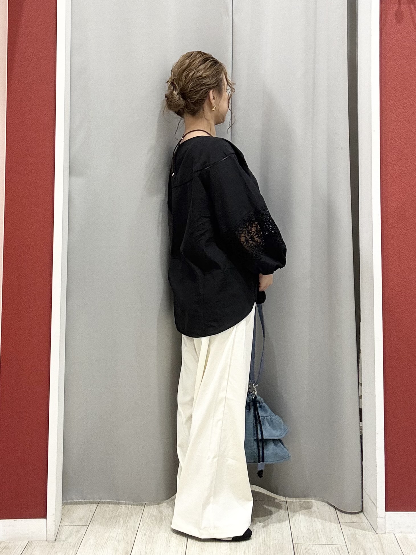 shioさんの「SHOO･LA･RUE｜【洗濯機可/7分袖】インせず着られる 透かし編み柄が上品な レース切替シャツ」を使ったコーディネート