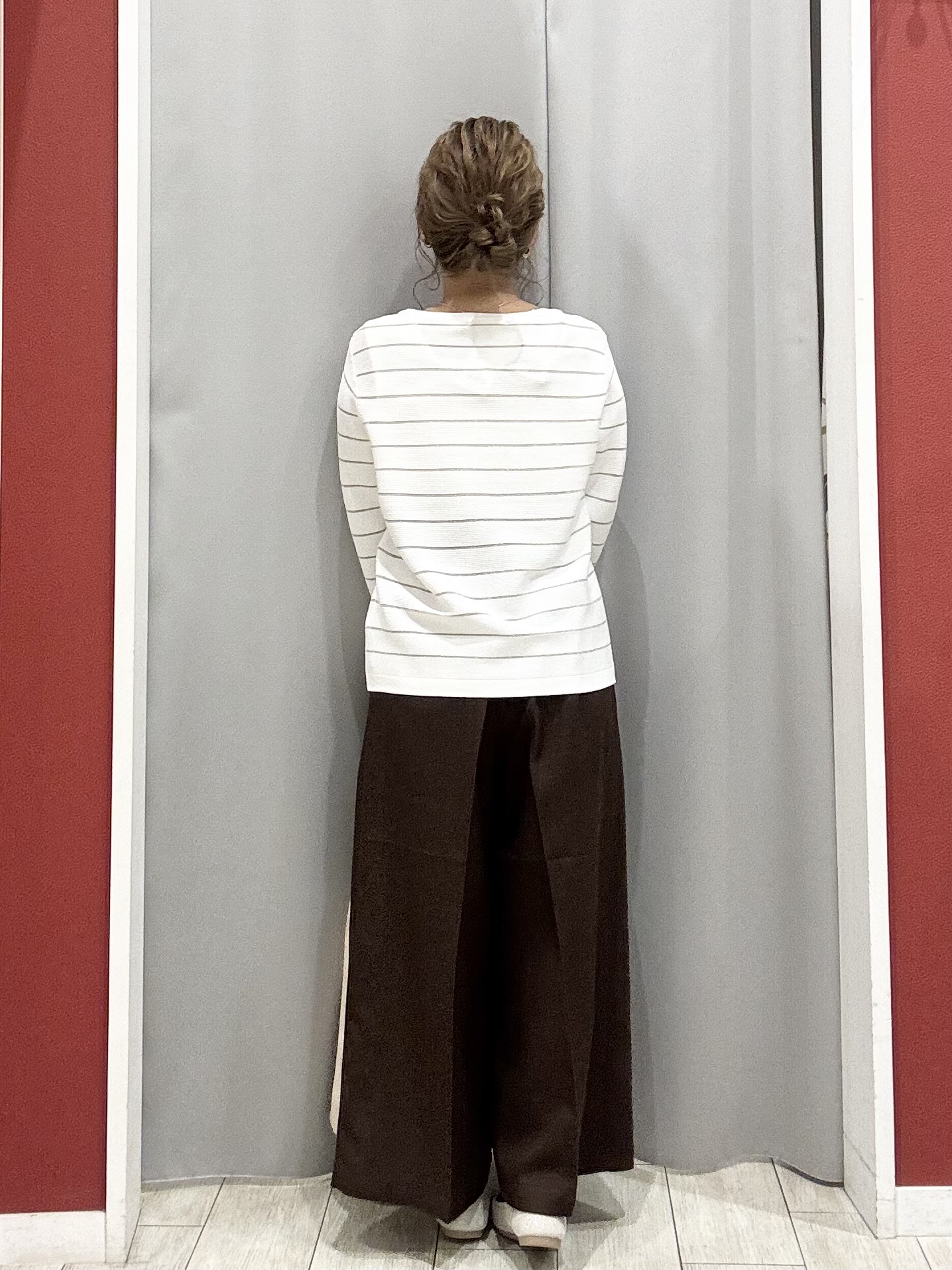 shioさんの「SHOO･LA･RUE｜【ひんやり/S-LL/体型カバー】ペプラムフリルとゴールドパーツが女性らしい UVパーカ」を使ったコーディネート