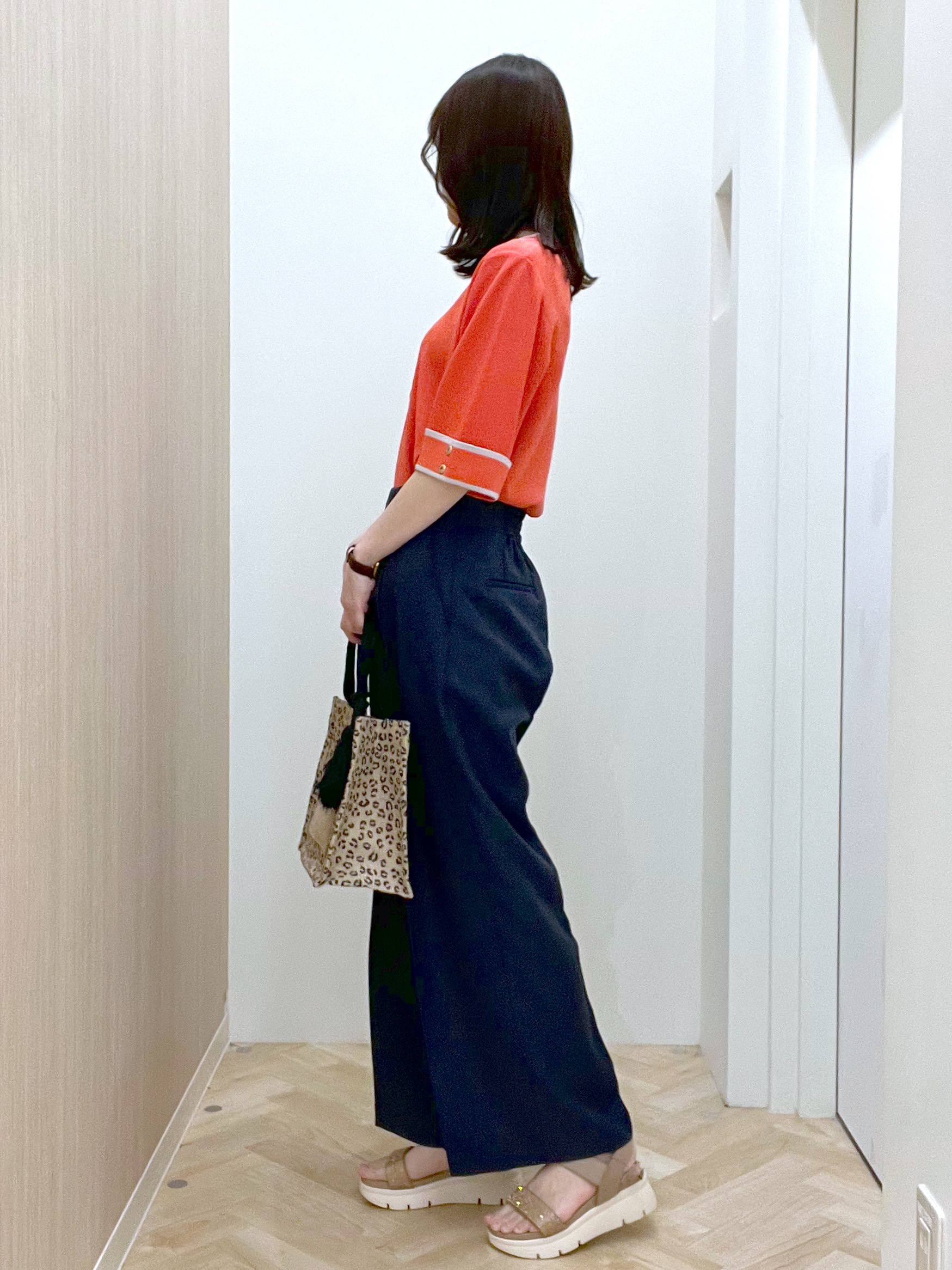  おまつさんの「grove｜【シリーズ累計36万枚/名品ニット】やわらかドライタッチ 袖メッシュ編みニット」を使ったコーディネート