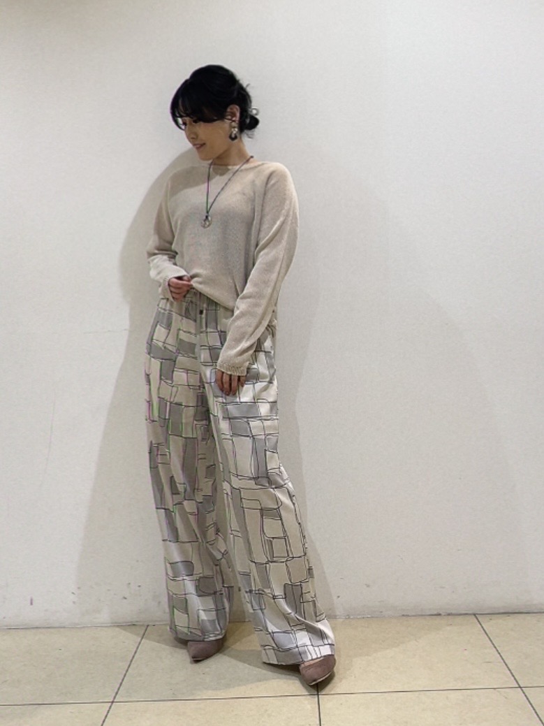 watanabeさんの「UNTITLED｜【古畑星夏さん着用/8色展開/程よい透け感】ドライタッチボートネックニット」を使ったコーディネート