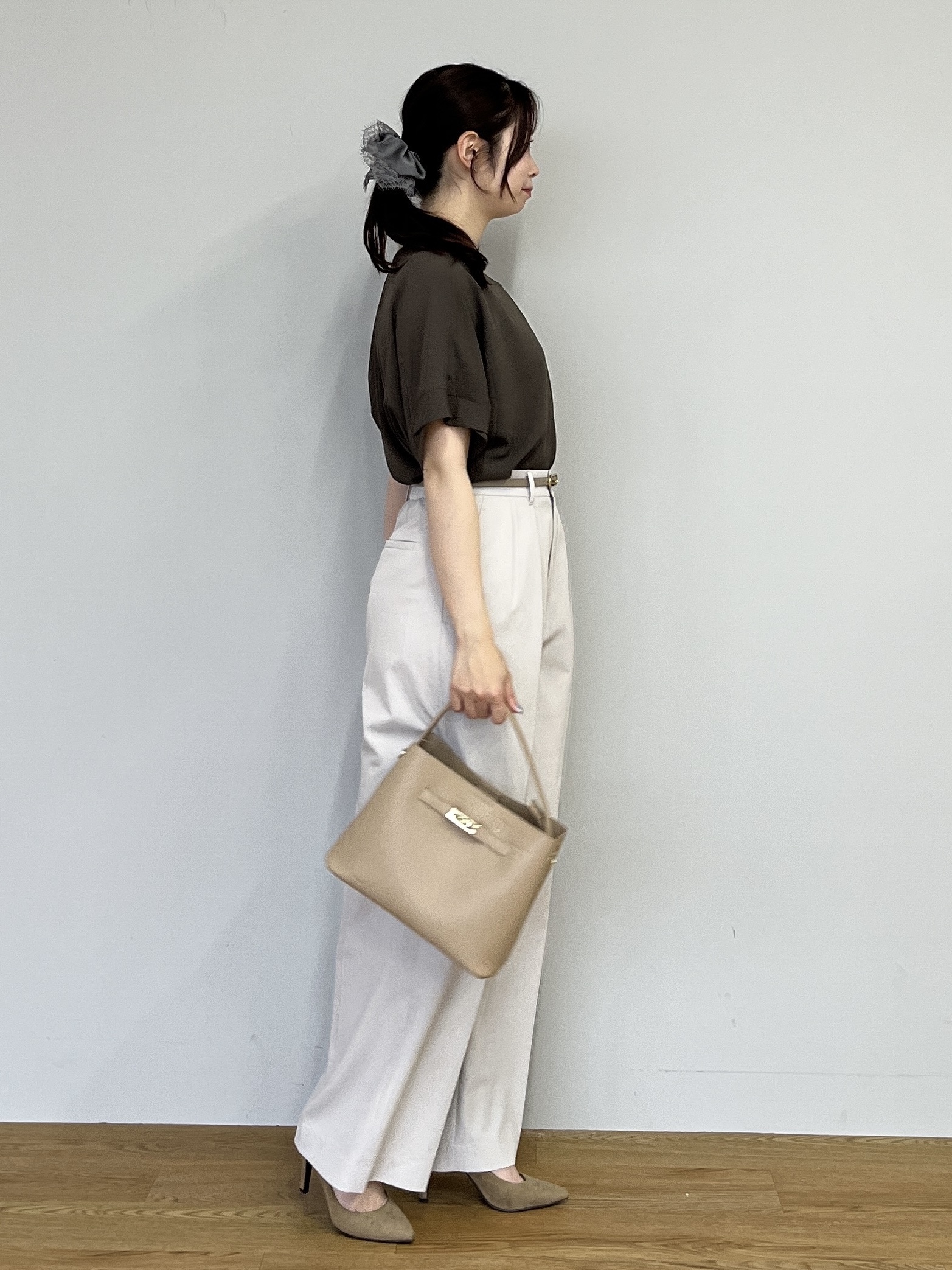 Saekoさんの「UNTITLED｜【前後2WAY/はっ水/セットアップ可】リラクシーフレンチスリーブブラウス」を使ったコーディネート