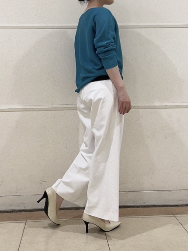 watanabeさんの「UNTITLED｜【古畑星夏さん着用/8色展開/程よい透け感】ドライタッチボートネックニット」を使ったコーディネート