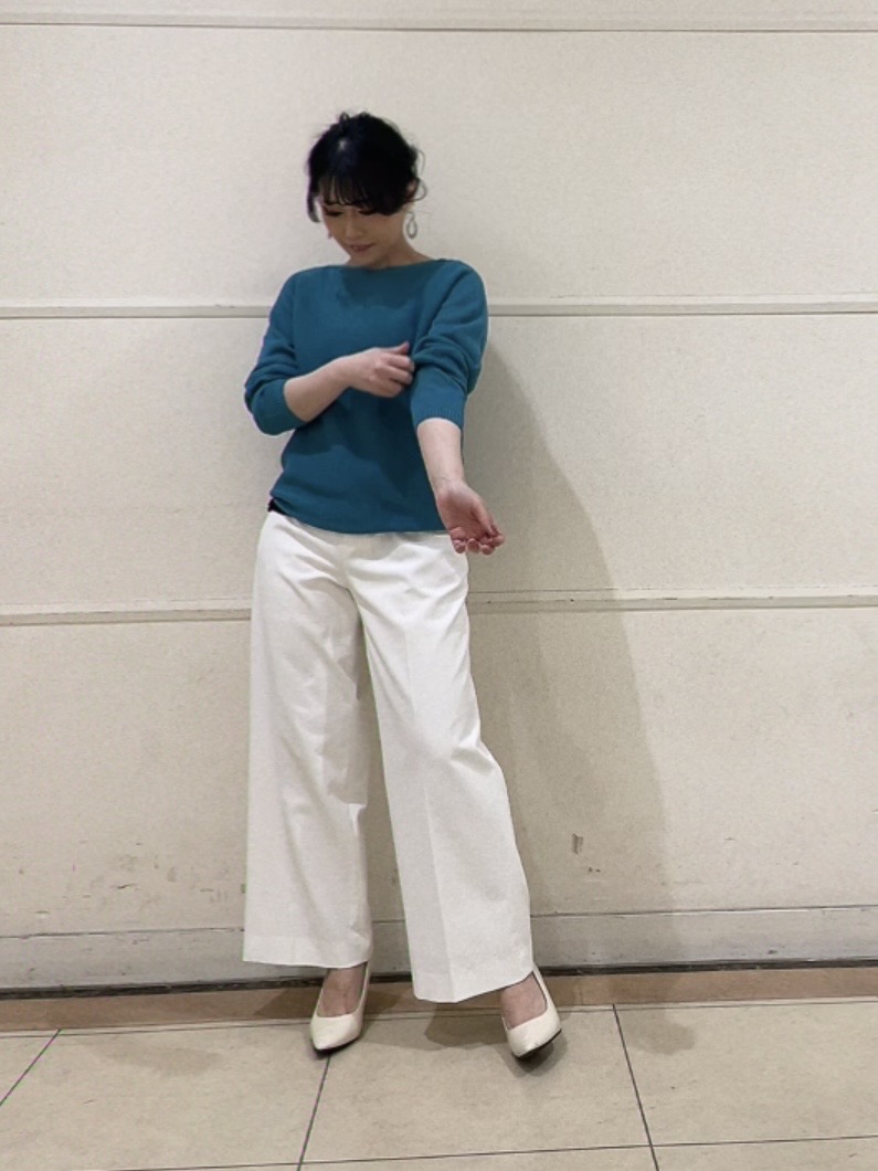 watanabeさんの「UNTITLED｜【古畑星夏さん着用/8色展開/程よい透け感】ドライタッチボートネックニット」を使ったコーディネート