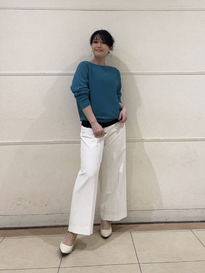 watanabeさんの「UNTITLED｜【古畑星夏さん着用/8色展開/程よい透け感】ドライタッチボートネックニット」を使ったコーディネート