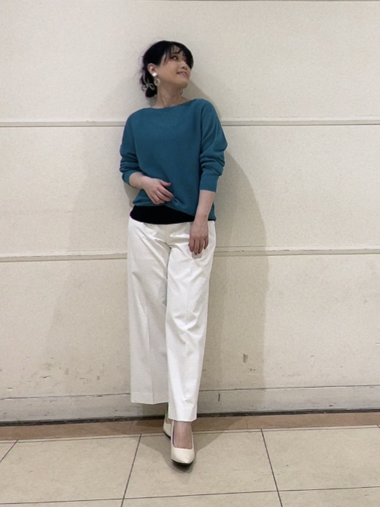 watanabeさんの「UNTITLED｜【古畑星夏さん着用/8色展開/程よい透け感】ドライタッチボートネックニット」を使ったコーディネート