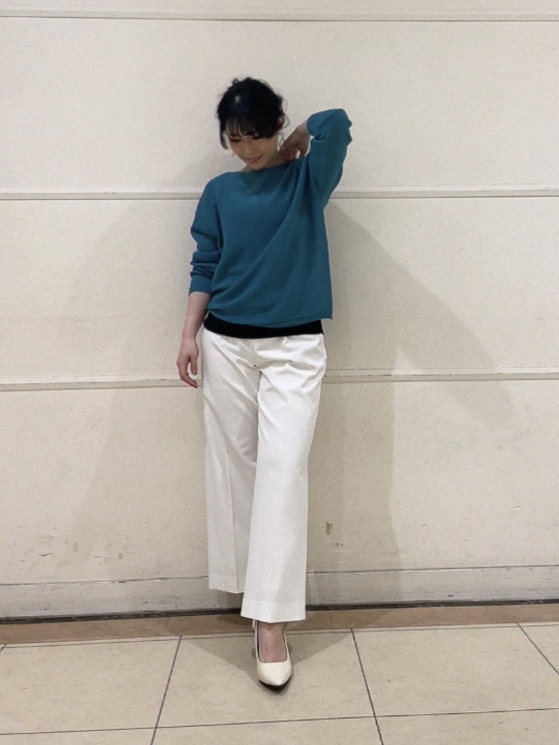 watanabeさんの「UNTITLED｜【古畑星夏さん着用/8色展開/程よい透け感】ドライタッチボートネックニット」を使ったコーディネート