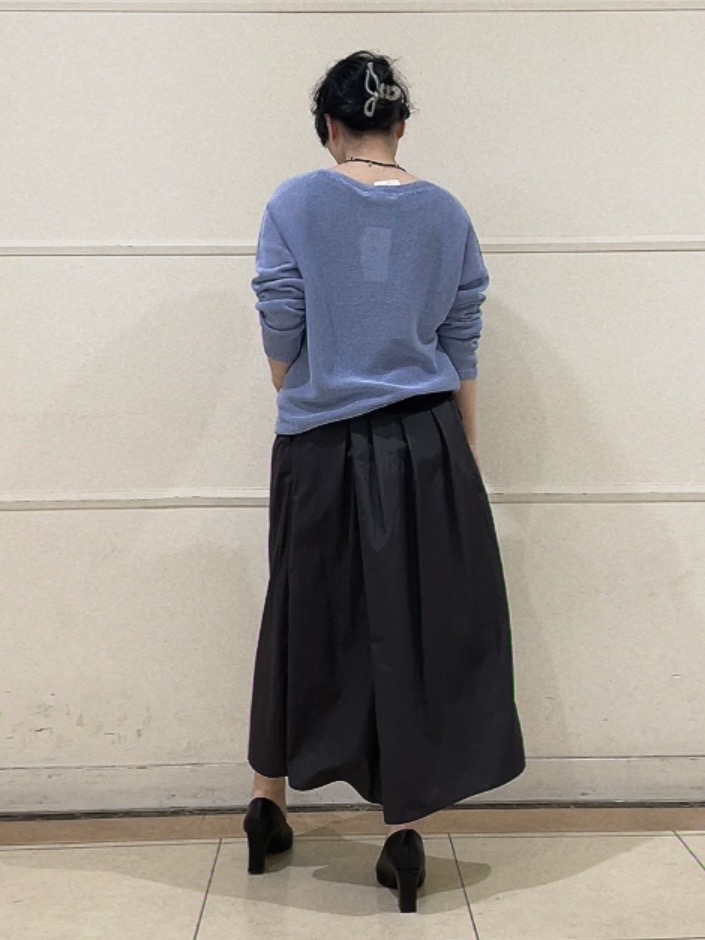 watanabeさんの「UNTITLED｜【古畑星夏さん着用/8色展開/程よい透け感】ドライタッチボートネックニット」を使ったコーディネート
