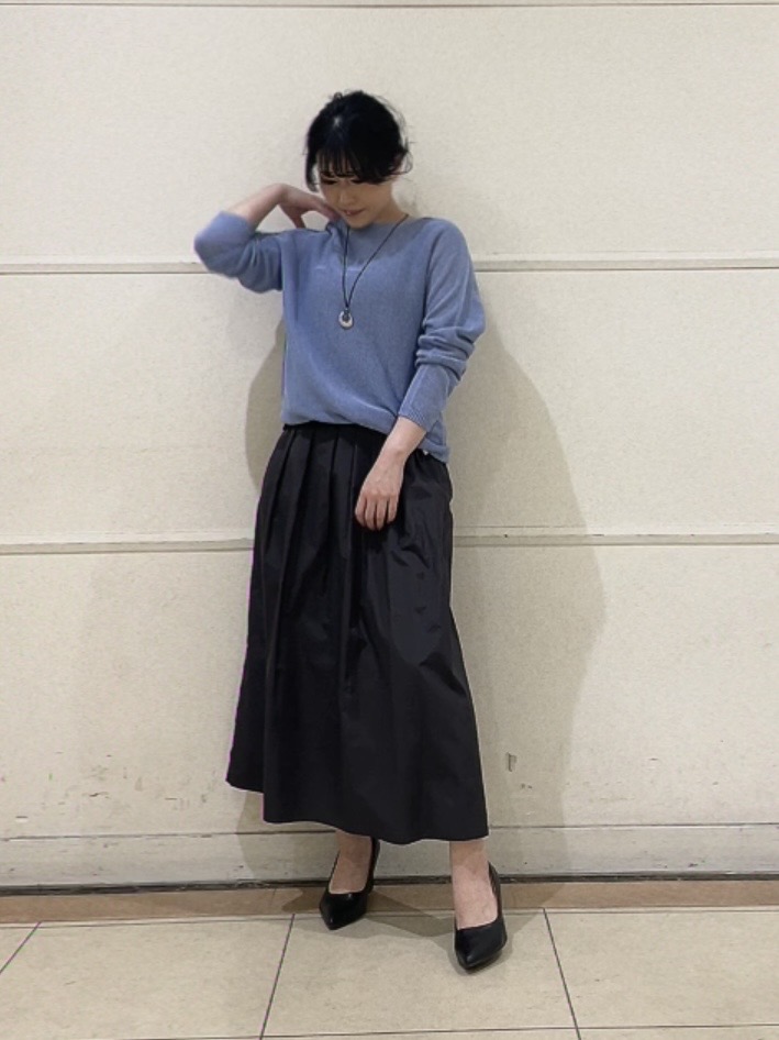 watanabeさんの「UNTITLED｜【古畑星夏さん着用/8色展開/程よい透け感】ドライタッチボートネックニット」を使ったコーディネート