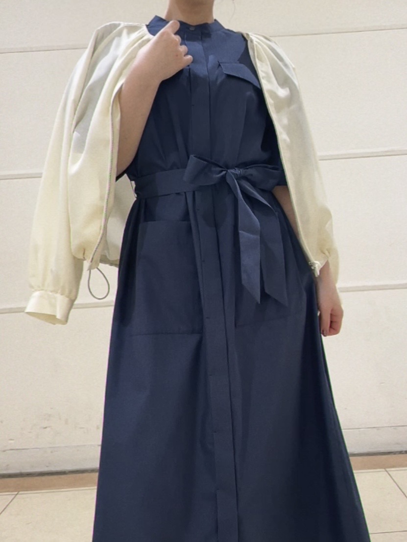 watanabeさんの「UNTITLED｜【洗える/前開きボタン】シャンブレーシャツワンピース」を使ったコーディネート