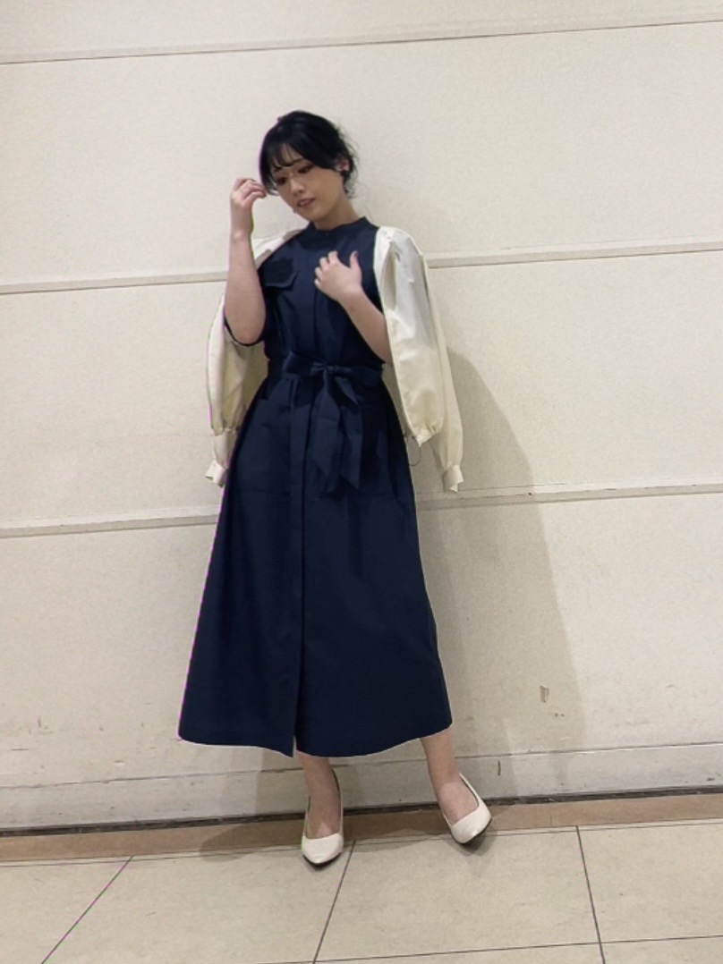 watanabeさんの「UNTITLED｜【洗える/前開きボタン】シャンブレーシャツワンピース」を使ったコーディネート