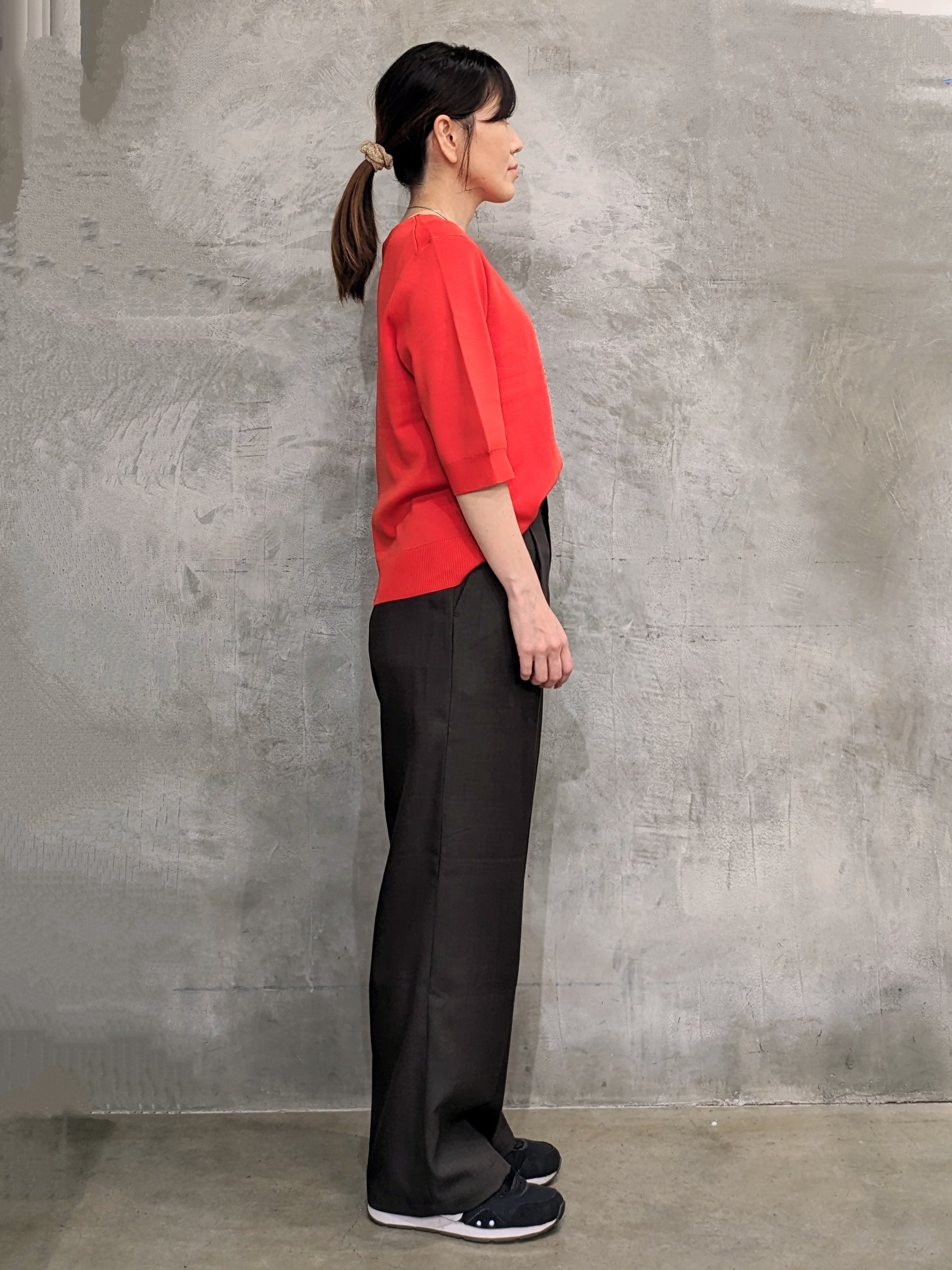  E.Yさんの「THE SHOP TK｜【S-XL/ひんやりタッチ】美しさ際立つ 6分袖ニット 洗濯機OK/UVケア/毛玉になりにくい」を使ったコーディネート
